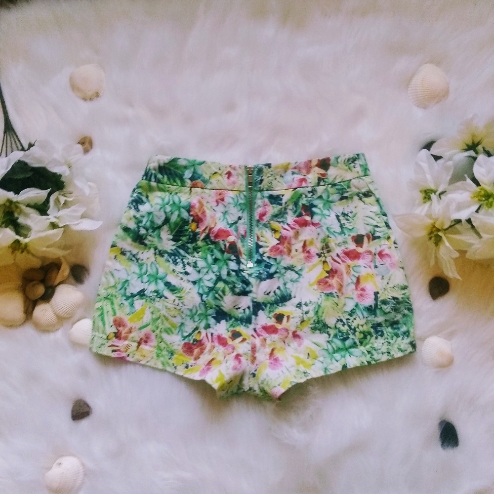 💅 5 for $25 💅 Tropical shorts by AXI Exclusive